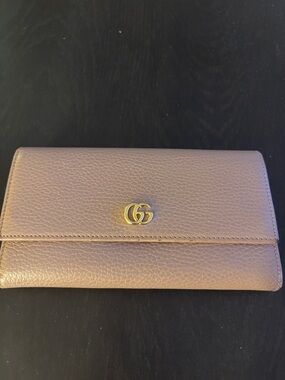 Gucci Pebbled Leather Wallet in Taupe Brown with Gold Double G